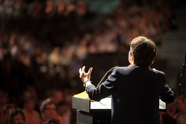 Nine myths of public speaking and business presenting debunked - Edexec